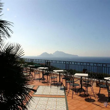 Hotel Pina Antico Francischiello 3*