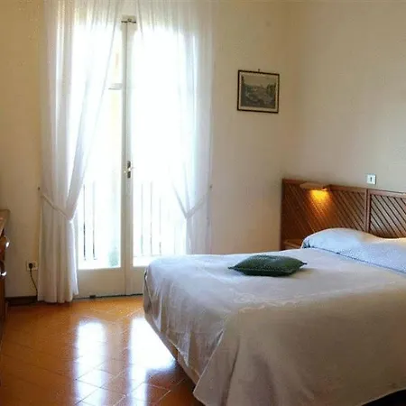 فندق Pina Antico Francischiello 3*